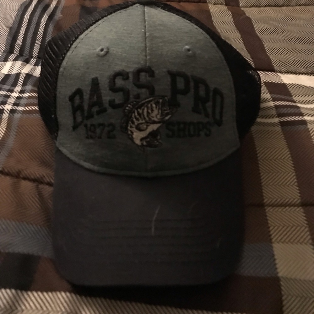 Bass Pro Shops Mesh Hat